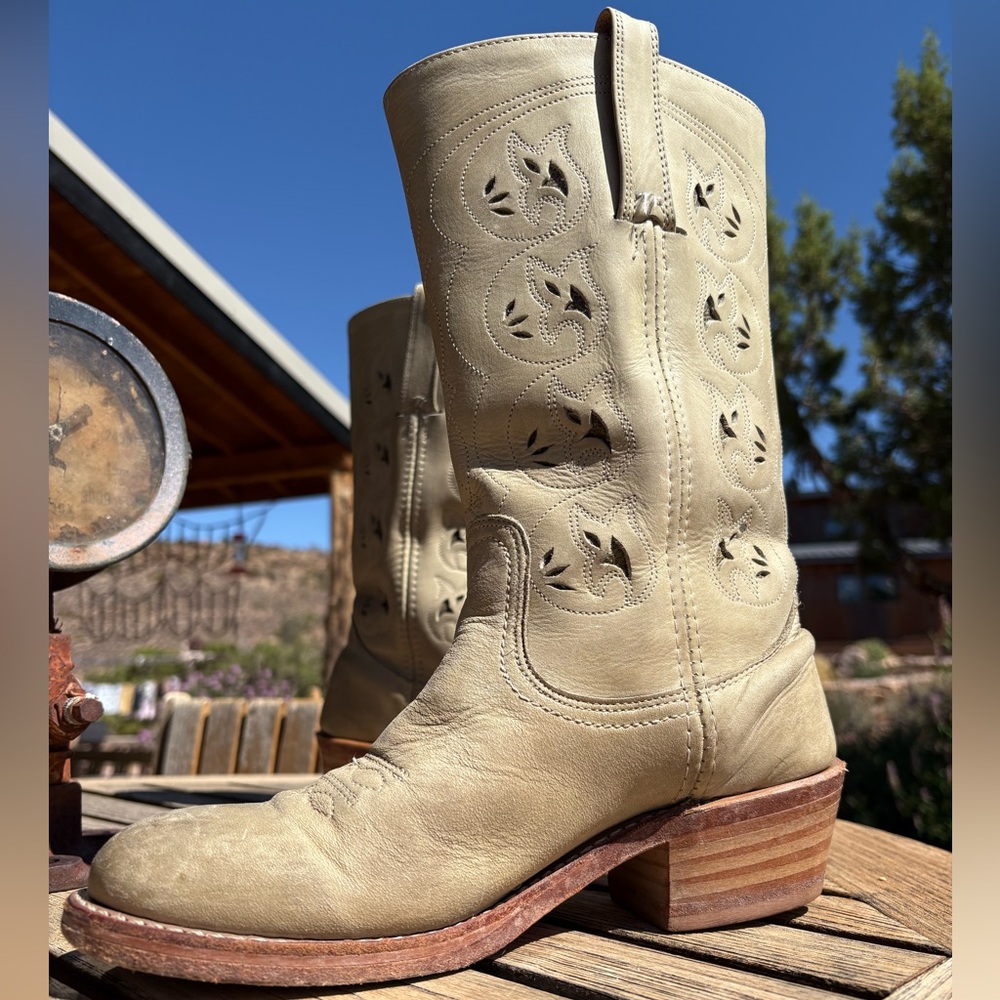 FRYE Campus Austin Boots - Picture 8 of 15